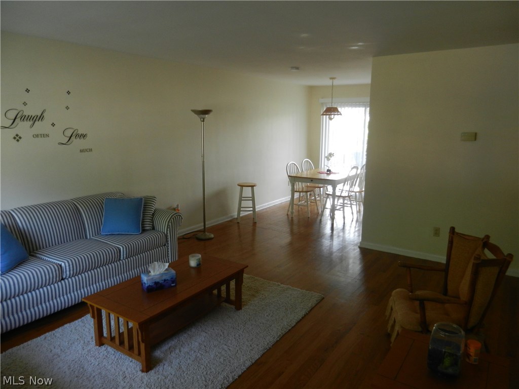 11191 Stoneham Road Cleveland, OH 44130 - Photo 5 of 15