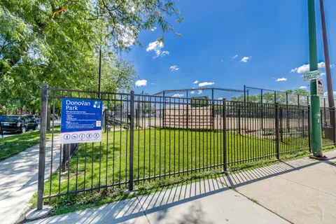 $560,000 | 947 West 36th Street, Chicago, IL 60609