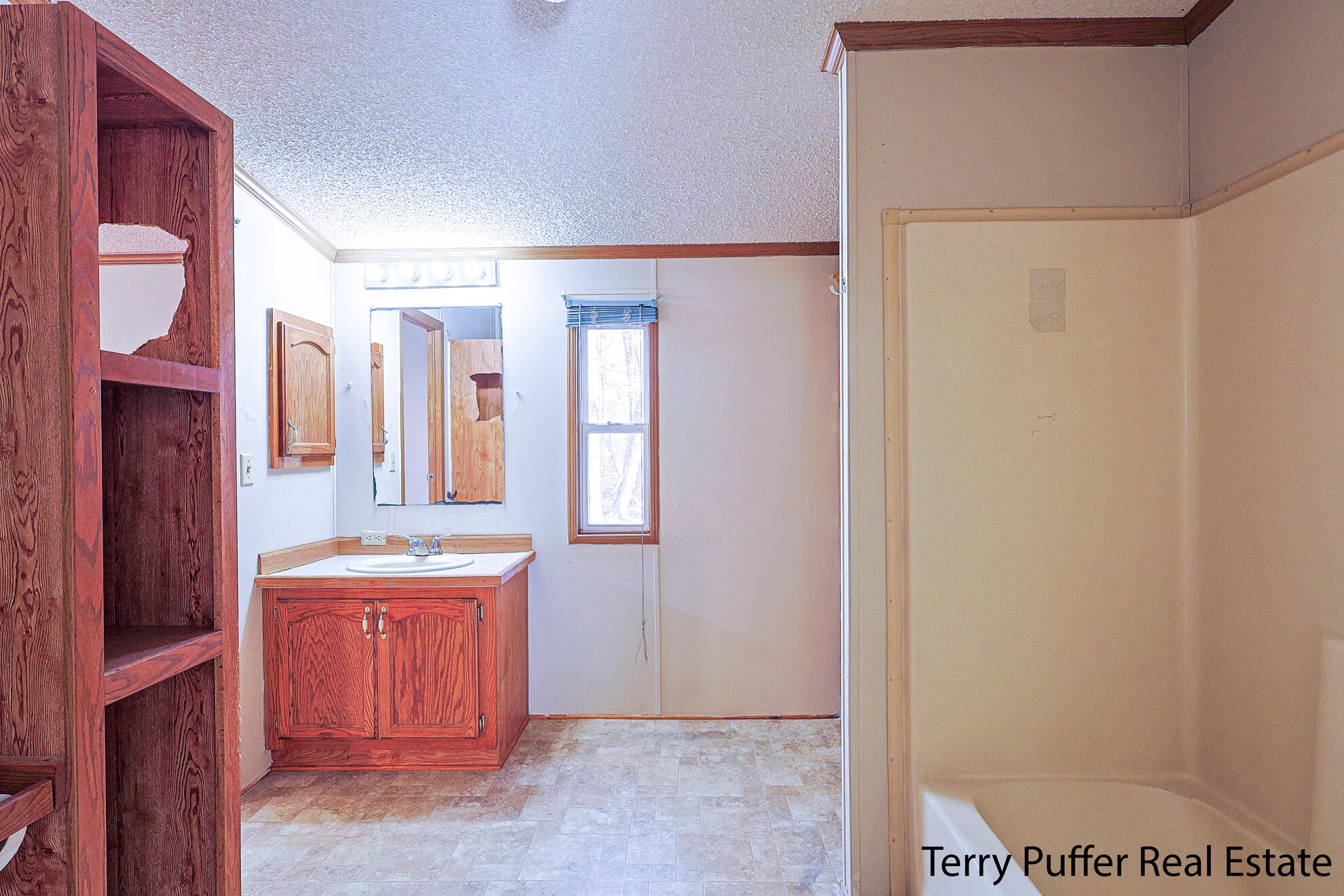 5245 South Brooks Road Fruitport, MI 49415 - Photo 11 of 31 IMG_7747