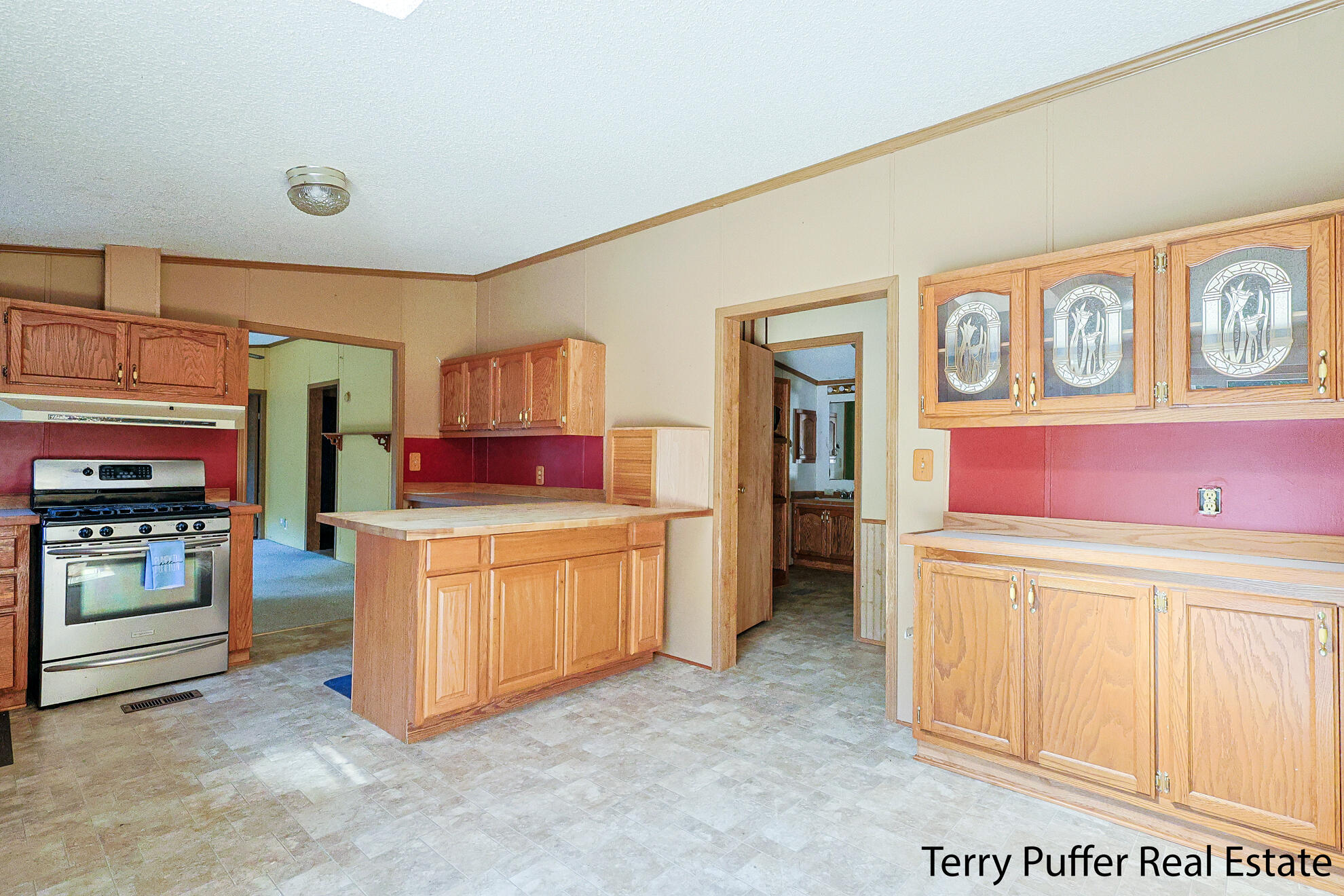 5245 South Brooks Road Fruitport, MI 49415 - Photo 2 of 31 IMG_4601