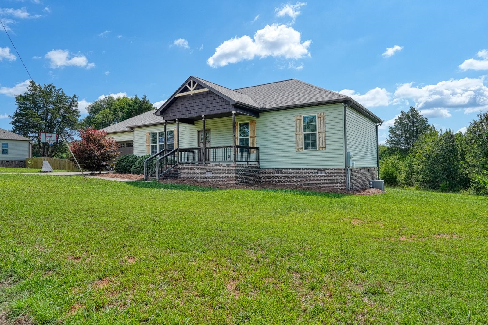 183 Pearson Street Moore, SC 29369 - Photo 2 of 30