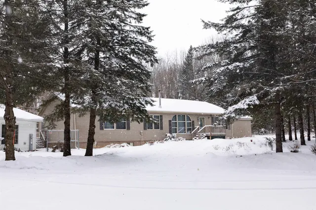$385,000 | N1545 4th, Coloma, WI 54930