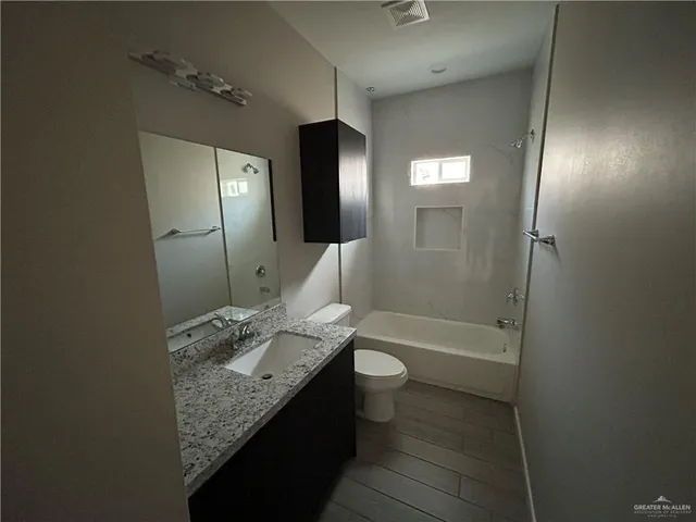 $1,200 | 5701 Swallow Avenue, Unit 2, Mission, TX 78573