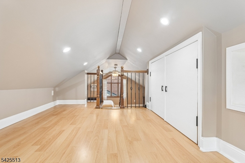 57 Sherwood Road Springfield, NJ 07081 - Photo 15 of 33