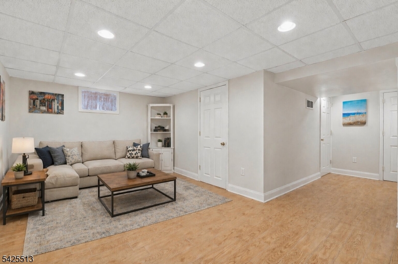 57 Sherwood Road Springfield, NJ 07081 - Photo 24 of 33