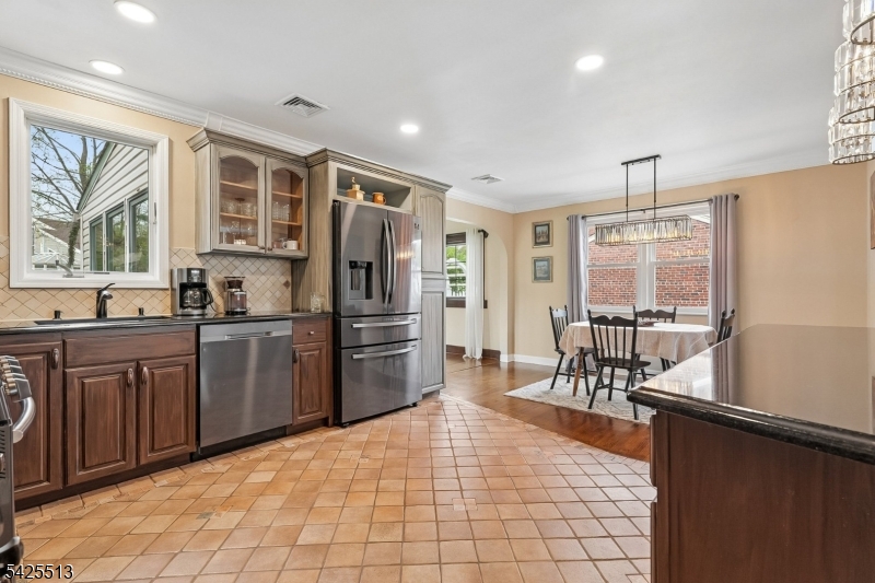 57 Sherwood Road Springfield, NJ 07081 - Photo 5 of 33