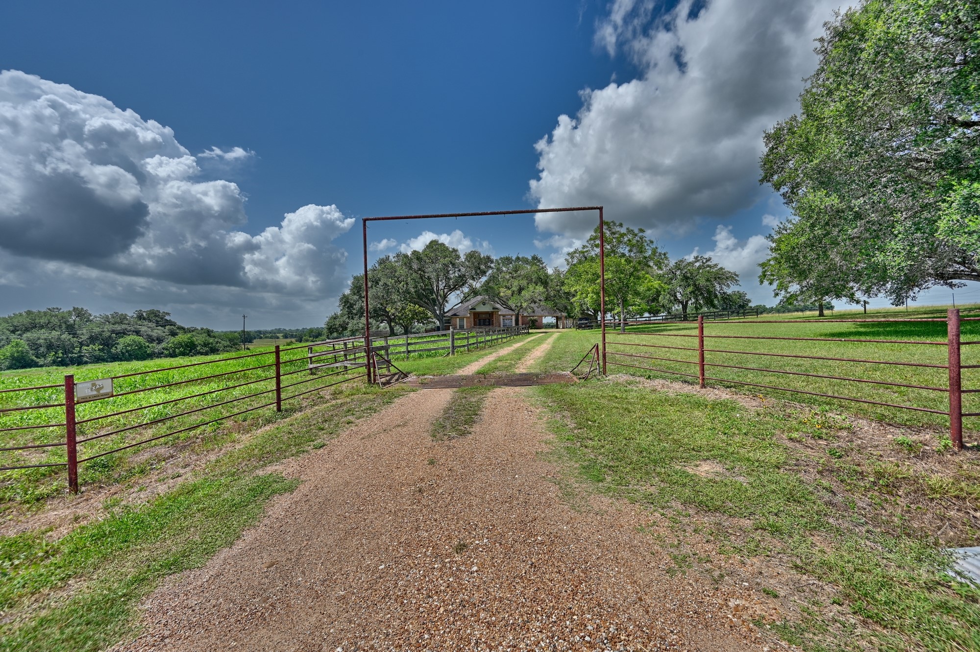 1552 Holub Road Schulenburg, TX 78956 - Photo 3 of 43 a view of a park