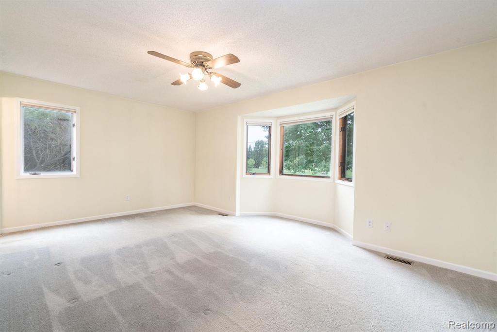 46376 Hull Road Belleville, MI 48111 - Photo 14 of 42