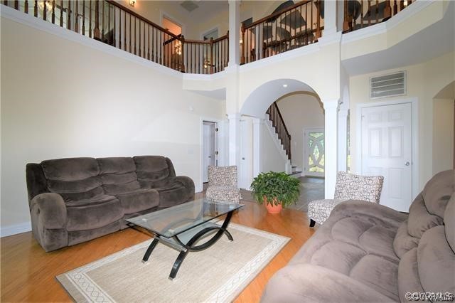 1629 Log Cabin Road Beaverdam, VA 23015 - Photo 8 of 40 a living room with furniture