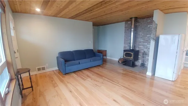 $1,750 | 283 North Maple Street, Camano Island, WA 98282