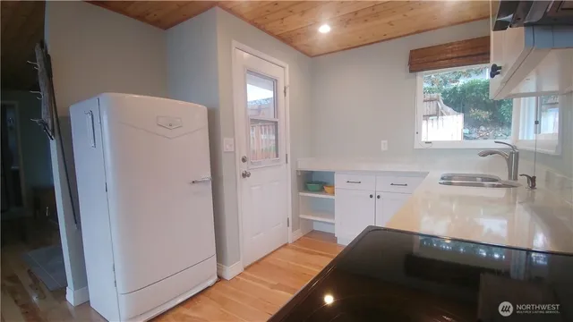 $1,750 | 283 North Maple Street, Camano Island, WA 98282