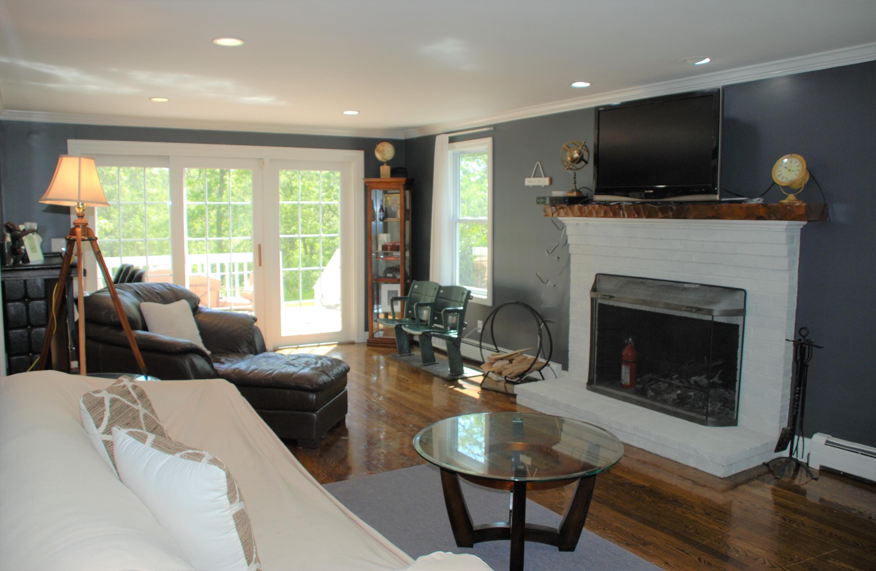 39 Arnold Road Forestdale, MA 02644 - Photo 4 of 30 DSC_0097