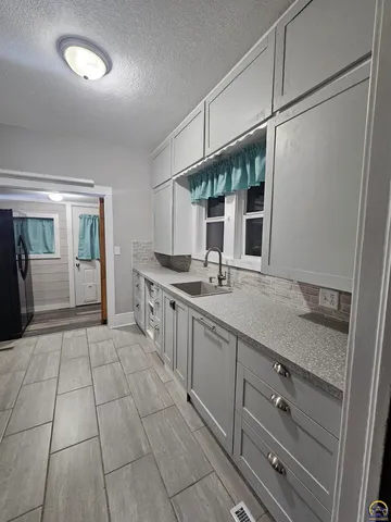 $150,000 | 1304 Chestnut Street, Emporia, KS 66801