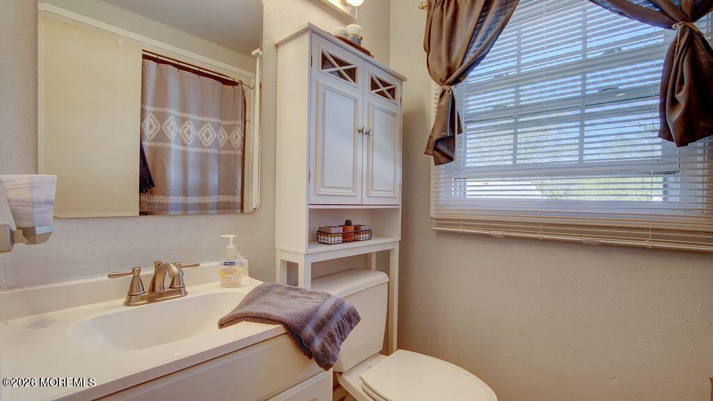 8 Darby Road Marlboro, NJ 07746 - Photo 21 of 26 8 Darby main bath