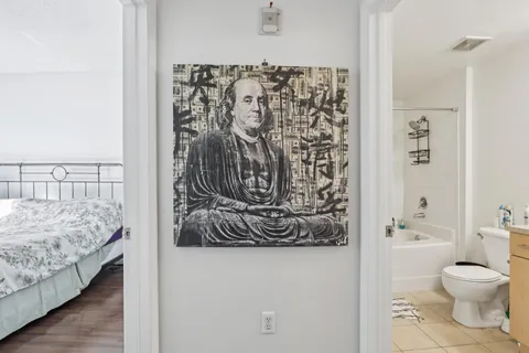 $300,000 | 533 Northeast 3rd Avenue, Unit 321, Fort Lauderdale, FL 33301