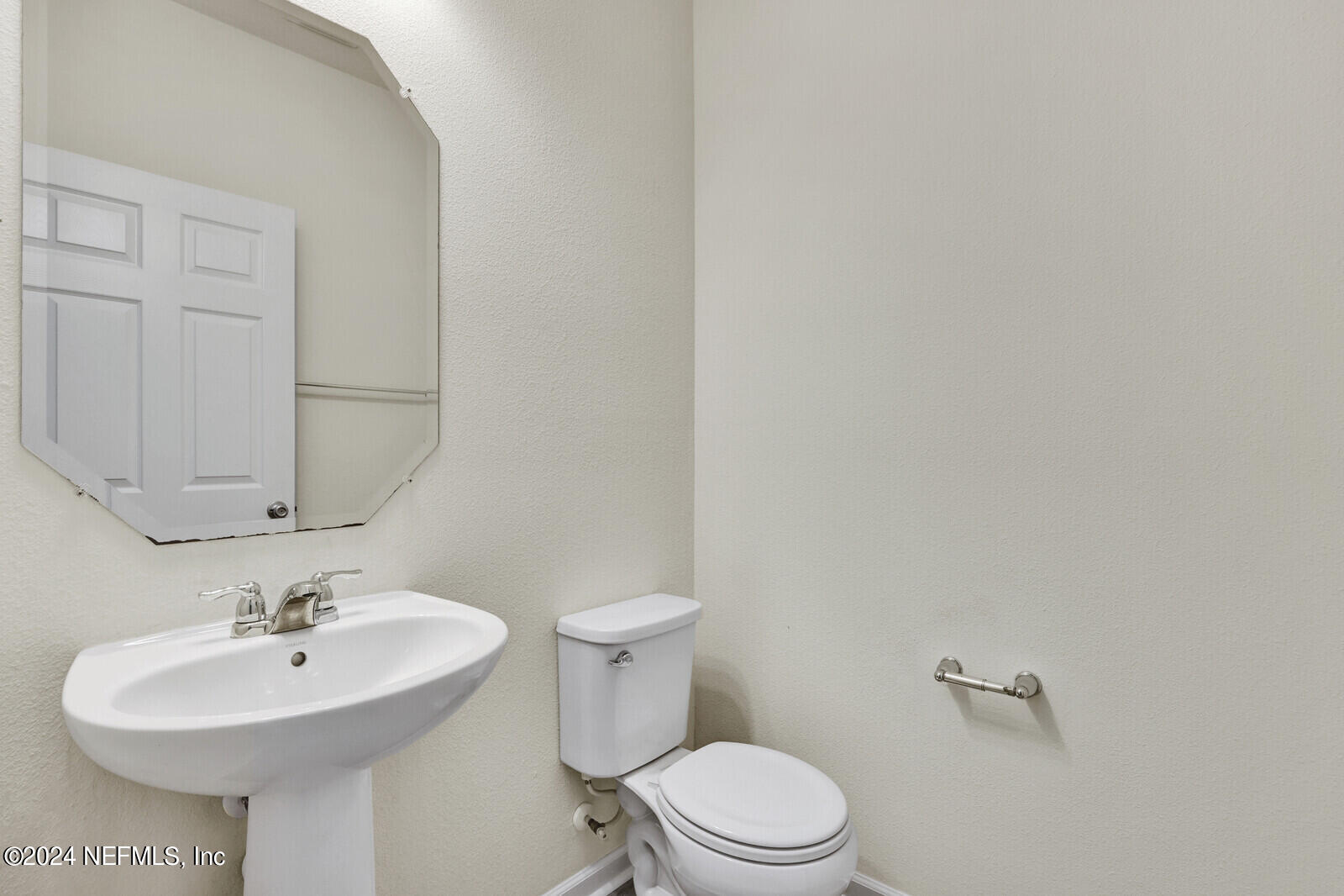 138 Fallen Oak Trail St. Augustine, FL 32095 - Photo 13 of 38 Downstairs Half bath