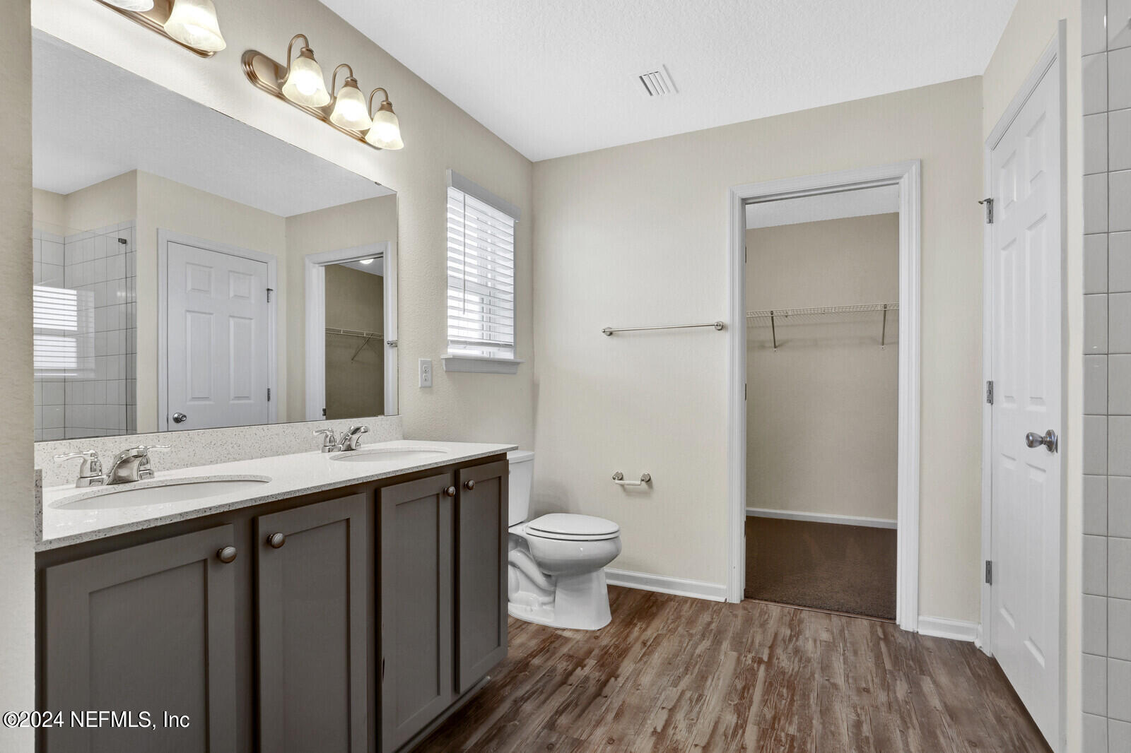 138 Fallen Oak Trail St. Augustine, FL 32095 - Photo 18 of 38 Owners Bath/Walk-in Closet