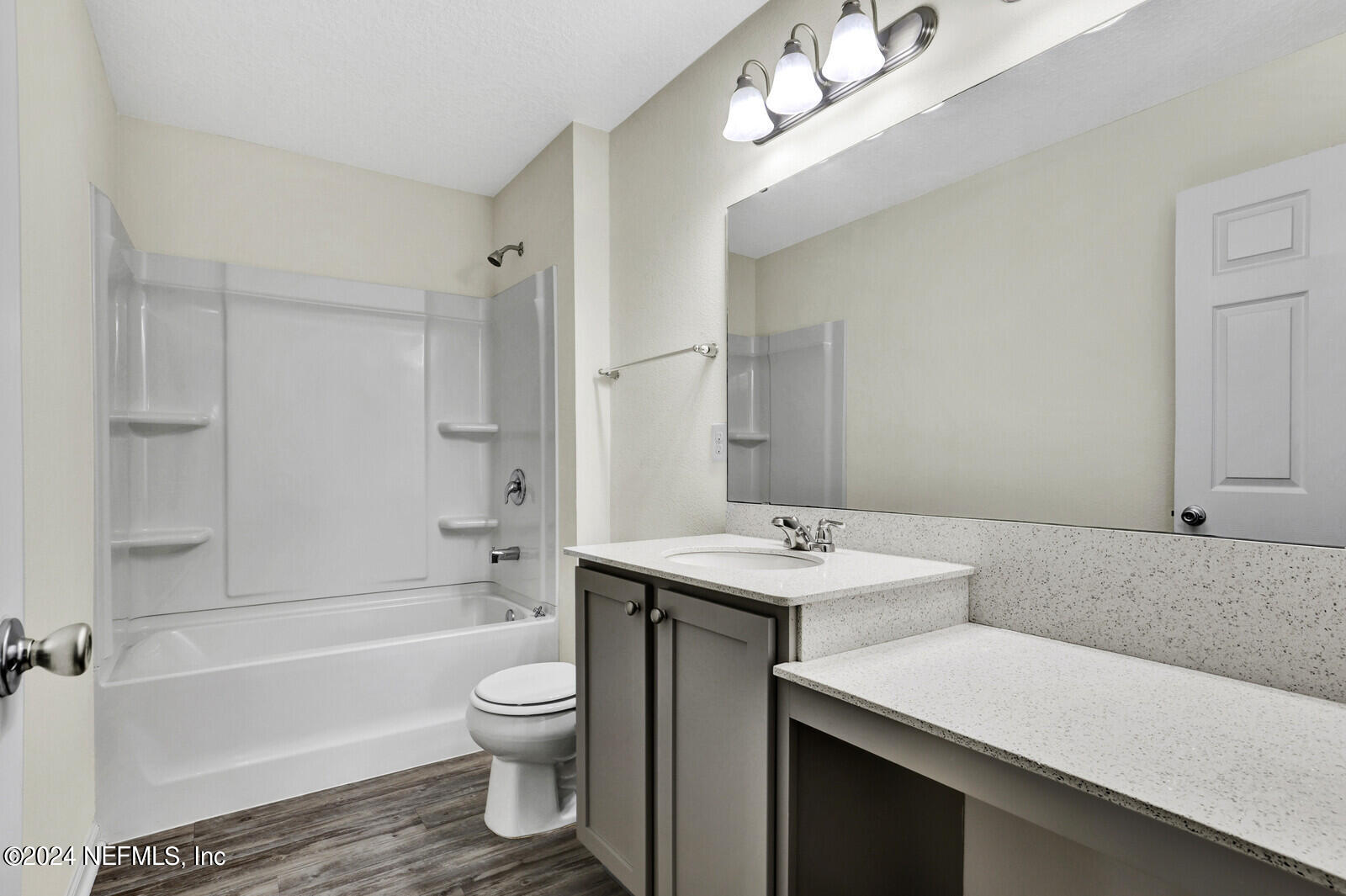 138 Fallen Oak Trail St. Augustine, FL 32095 - Photo 22 of 38 Upstairs Guest Bath