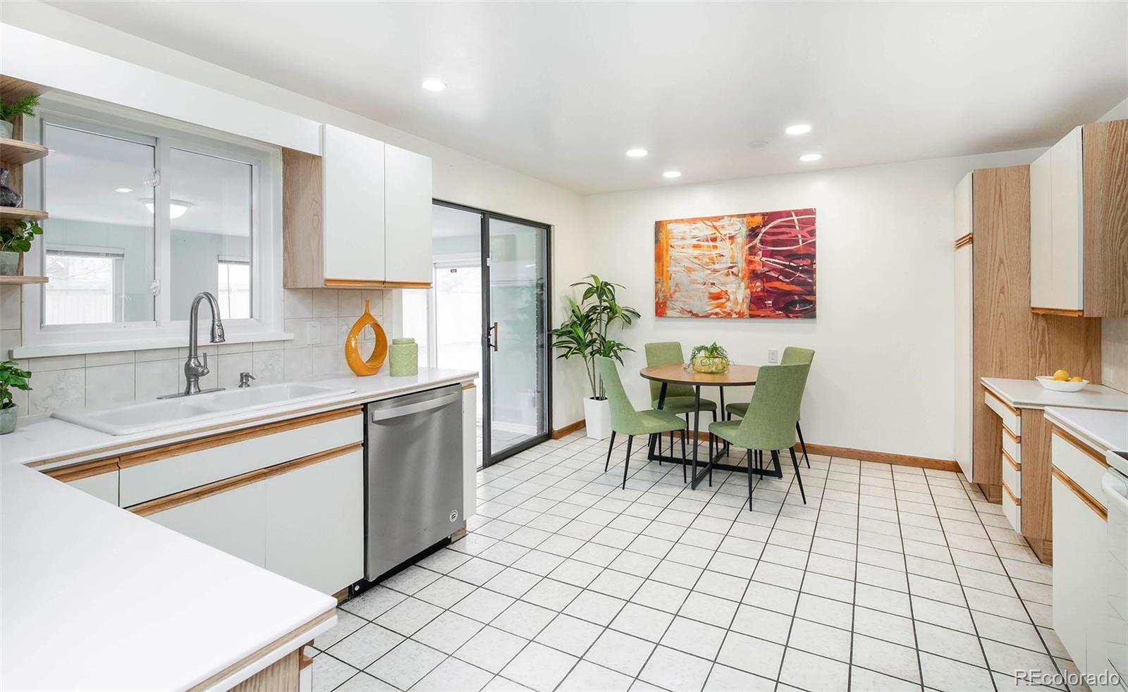 589 Newark Street Aurora, CO 80010 - Photo 11 of 40 Gallery Image 11