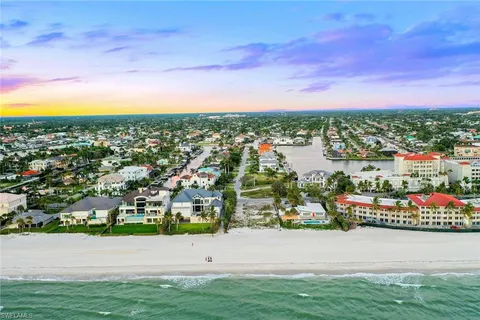 $21,000,000 | 10047 Gulf Shore Drive, Naples, FL 34108