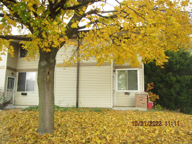 8889 North Swan Road, Unit K Milwaukee, WI 53224 - Photo 1 of 1 034076_8889KNSwanRd