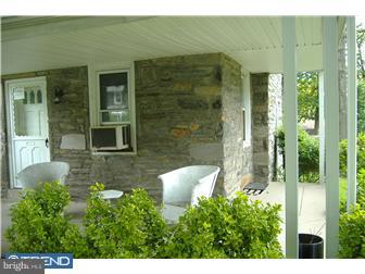 1817 Manor Road Havertown, PA 19083 - Photo 5 of 7