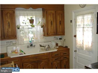 1817 Manor Road Havertown, PA 19083 - Photo 6 of 7