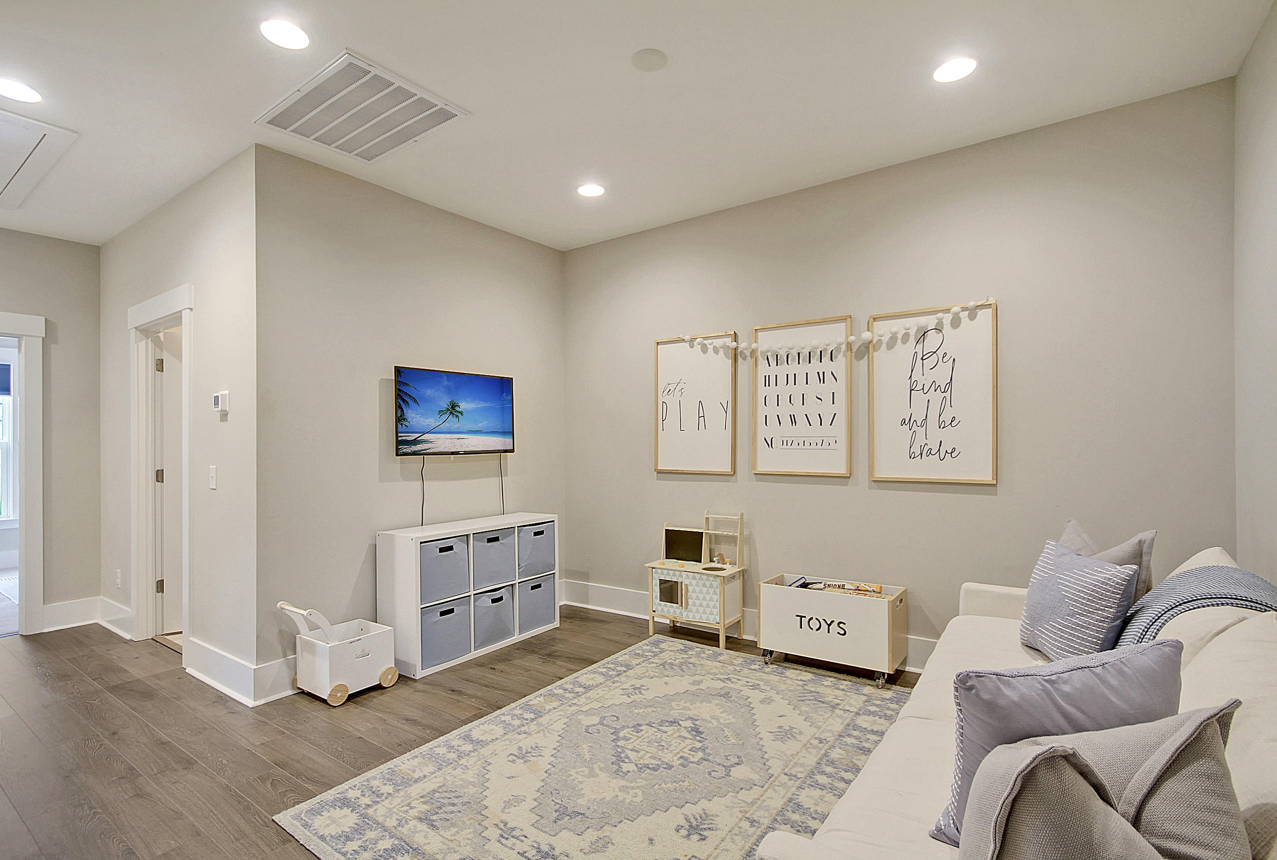 3132 Sturbridge Road Mount Pleasant, SC 29466 - Photo 24 of 48 Left/Flex