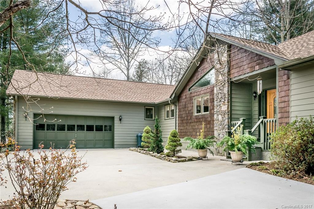 71 Bowman Ridge Road Hendersonville, NC 28739 - Photo 2 of 20