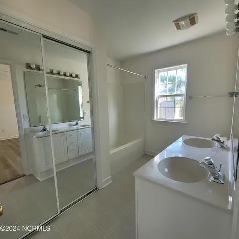 $2,400 | 426 Foxwood Lane, Wilmington, NC 28409