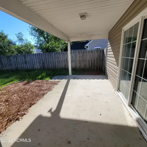 $2,400 | 426 Foxwood Lane, Wilmington, NC 28409