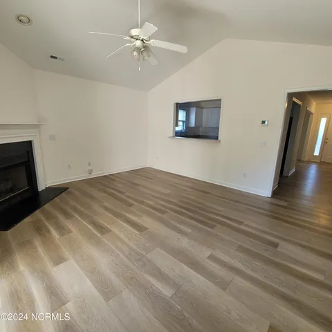 $2,400 | 426 Foxwood Lane, Wilmington, NC 28409