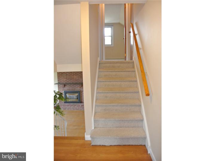 16 Woodview Road Malvern, PA 19355 - Photo 12 of 23 Hallway