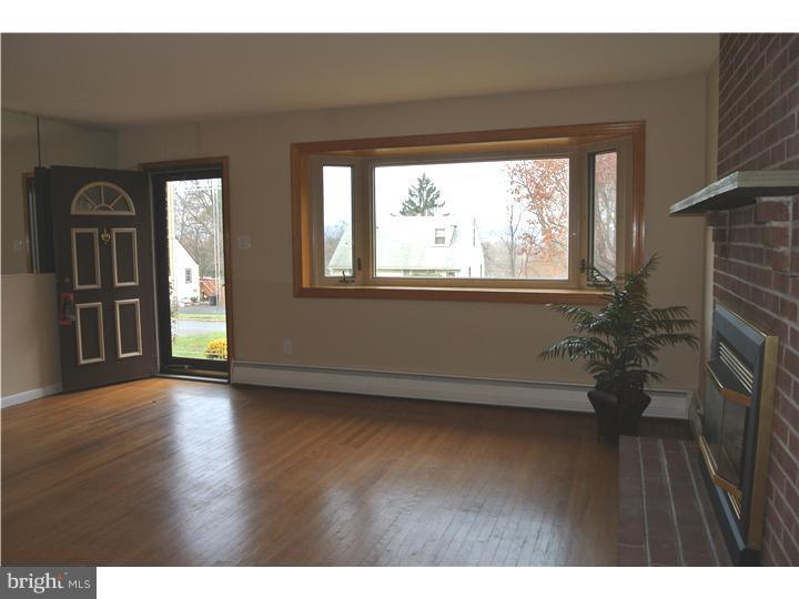 16 Woodview Road Malvern, PA 19355 - Photo 3 of 23 Living Room