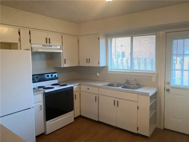 $1,000 | 908 Emile Street, Unit 12, Bastrop, TX 78602