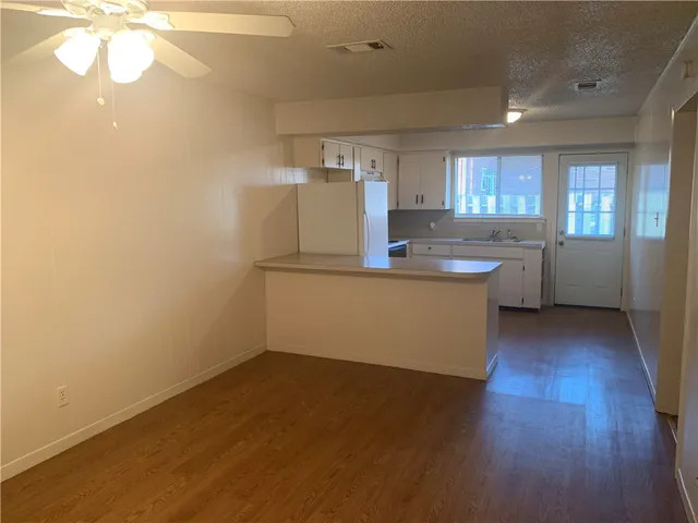 $1,000 | 908 Emile Street, Unit 12, Bastrop, TX 78602