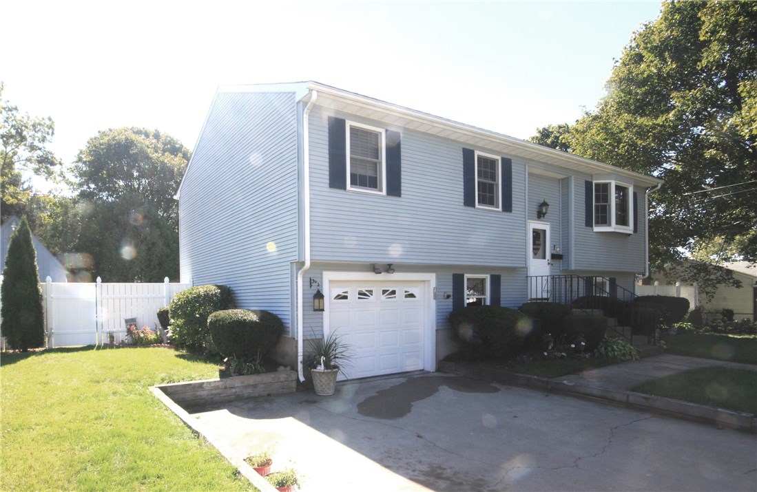 7 Doris Street Coventry, RI 02816 - Photo 2 of 29 Gallery Image 2