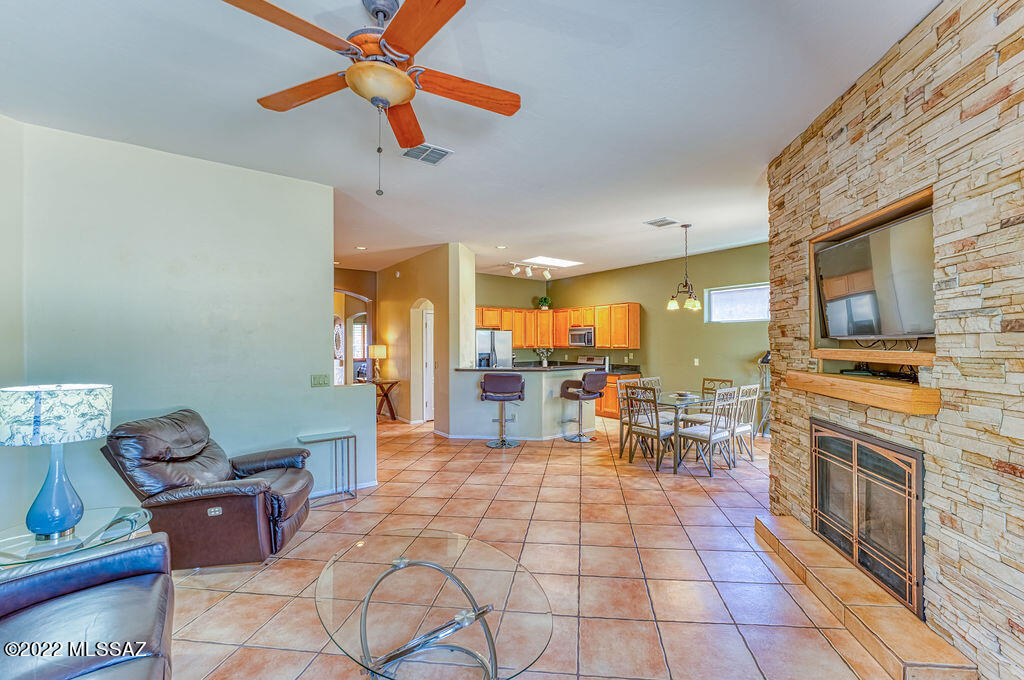 7550 West Pepper Ridge Road Tucson, AZ 85743 - Photo 10 of 26 Gallery Image 10