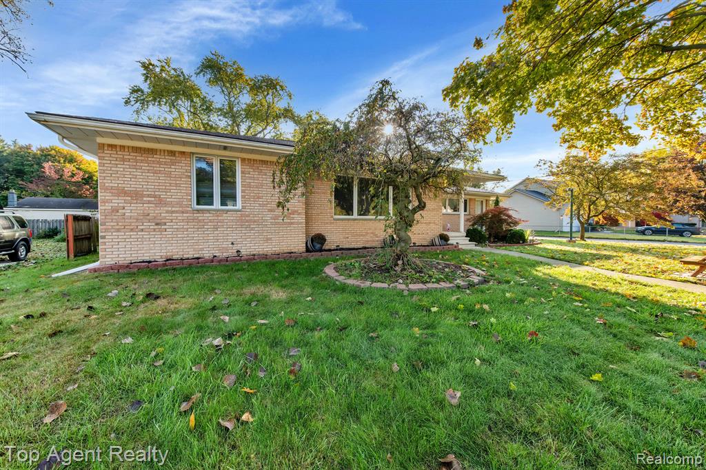 3261 Bathurst Avenue Rochester Hills, MI 48309 - Photo 4 of 35
