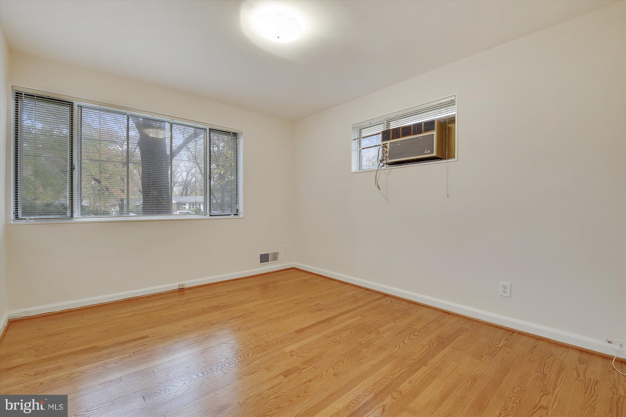 1900 Ladd Street Silver Spring, MD 20902 - Photo 18 of 36 2nd Bedroom