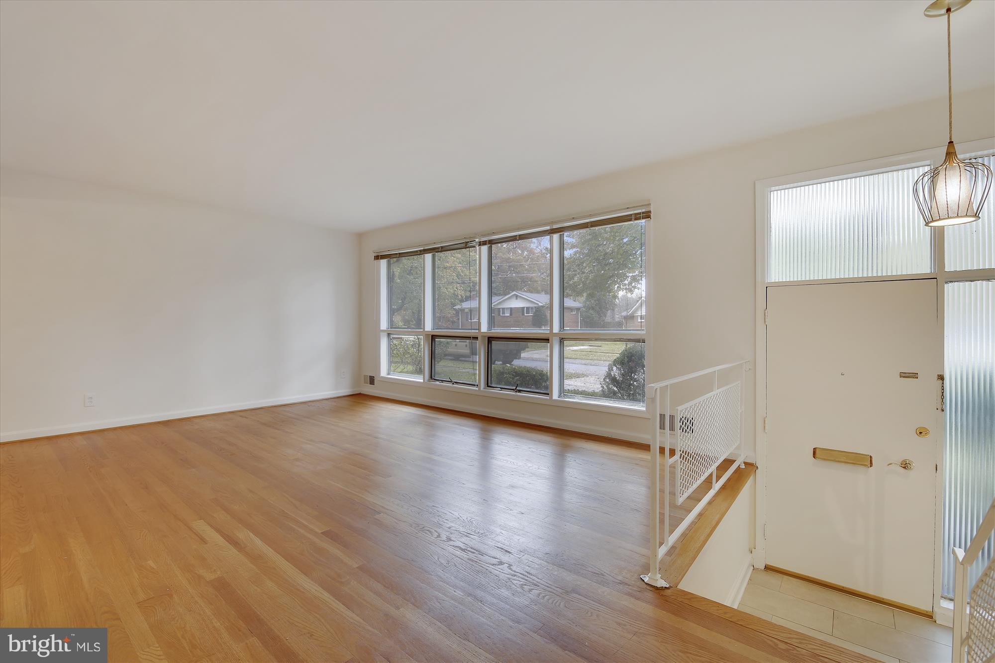 1900 Ladd Street Silver Spring, MD 20902 - Photo 7 of 36 Living Room