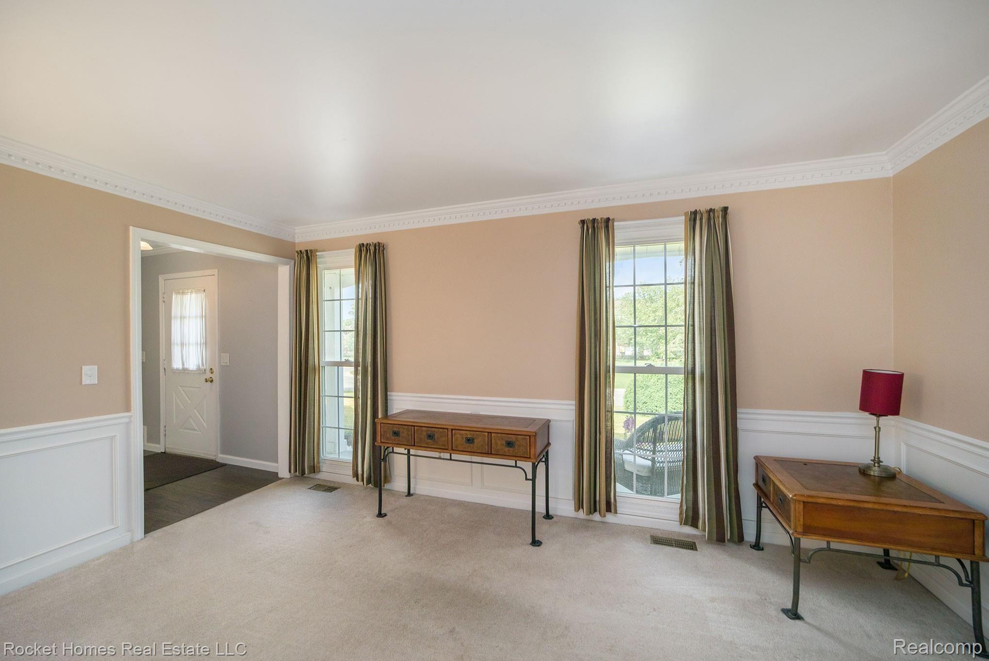 1575 Grandview Drive Rochester, MI 48306 - Photo 5 of 32 017A8337.jpg