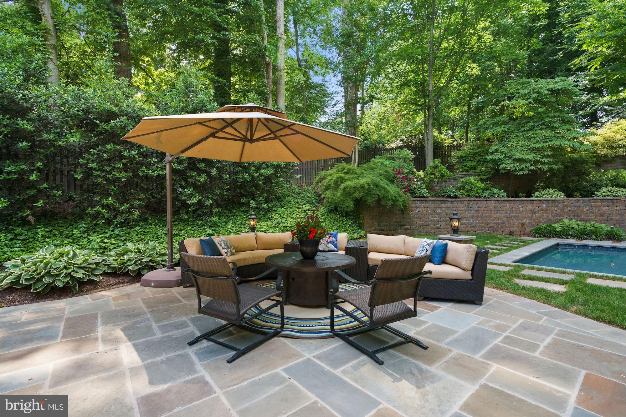 624 Live Oak Drive McLean, VA 22101 - Photo 11 of 87