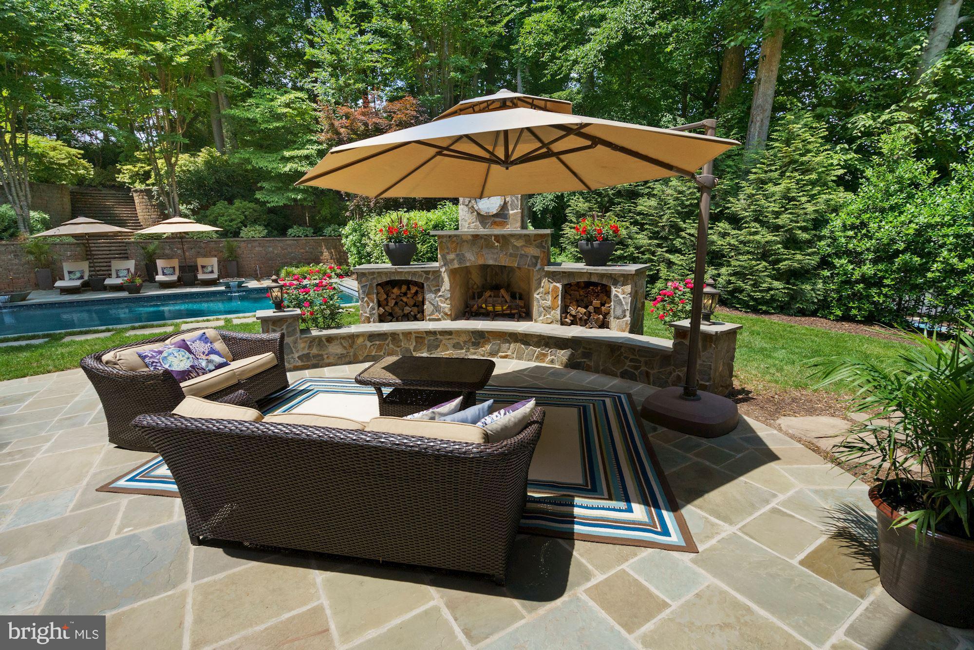 624 Live Oak Drive McLean, VA 22101 - Photo 12 of 87