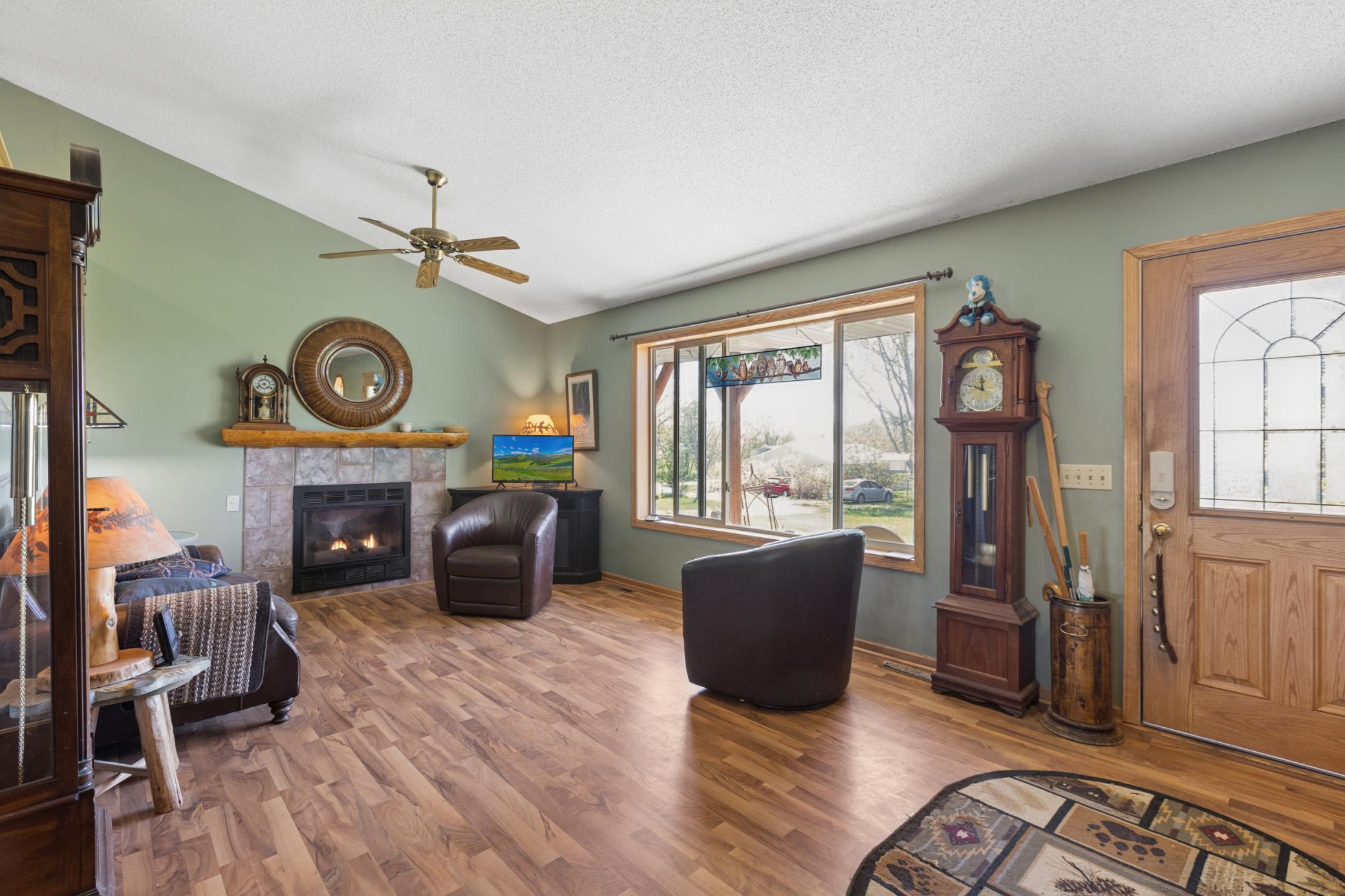 654 77th Street Southeast Delano, MN 55328 - Photo 3 of 47
