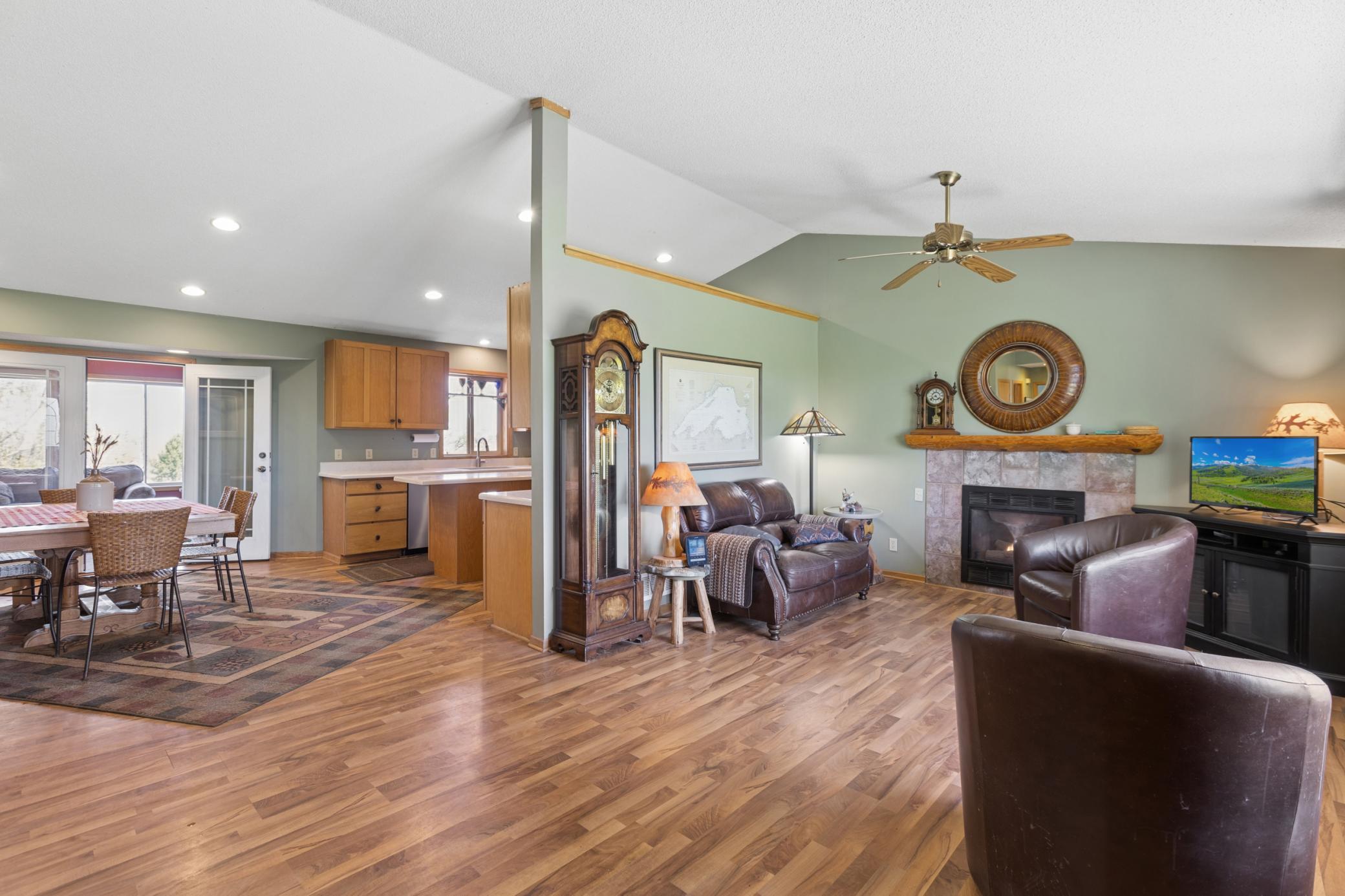 654 77th Street Southeast Delano, MN 55328 - Photo 5 of 47