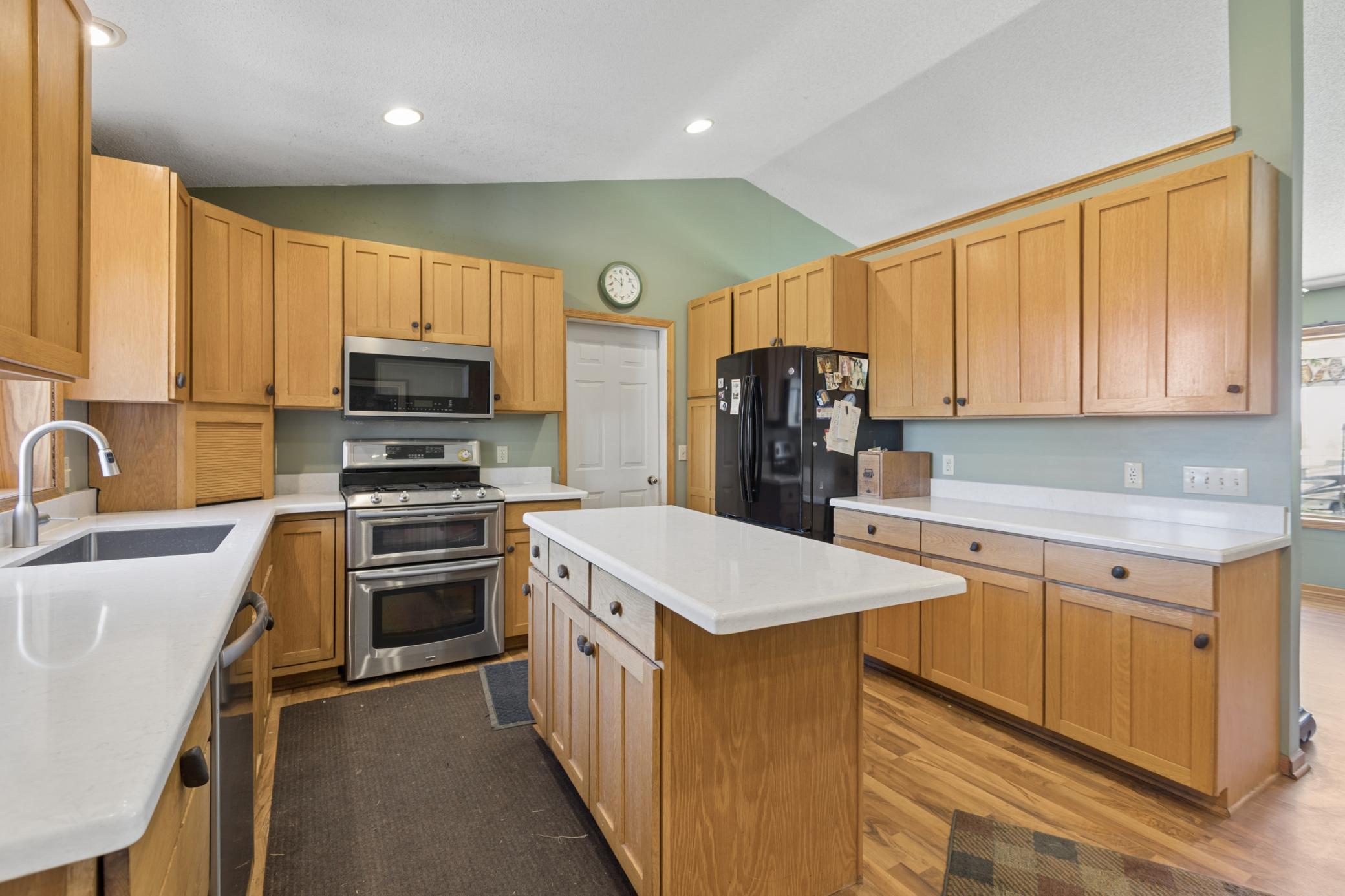 654 77th Street Southeast Delano, MN 55328 - Photo 10 of 47