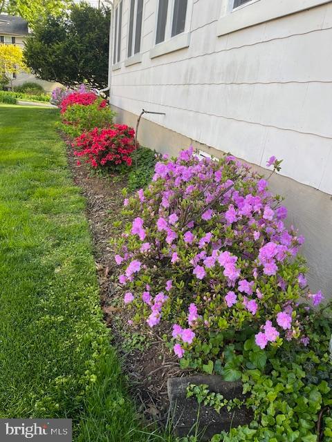 1516 Ridge Road Baltimore, MD 21228 - Photo 17 of 30 Beautifully landscaped