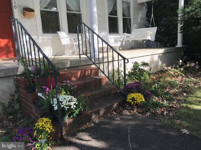 1516 Ridge Road Baltimore, MD 21228 - Photo 20 of 30 Beautifully landscaped