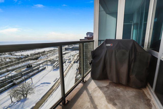 1629 South Prairie Avenue, Unit 2403 Chicago, IL 60616 - Photo 24 of 34